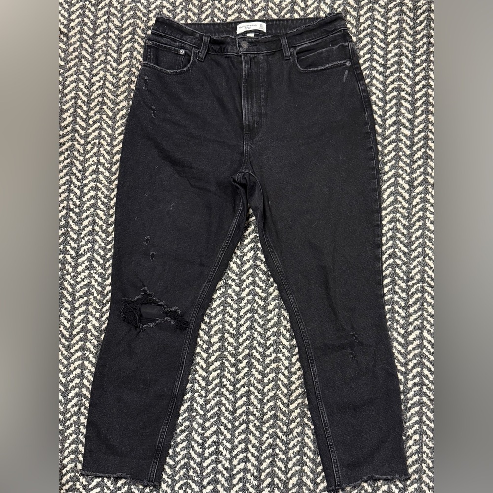 ABERCROMBIE & FITCH Curve Love The High Rise Distressed Skinny in Black Size 30